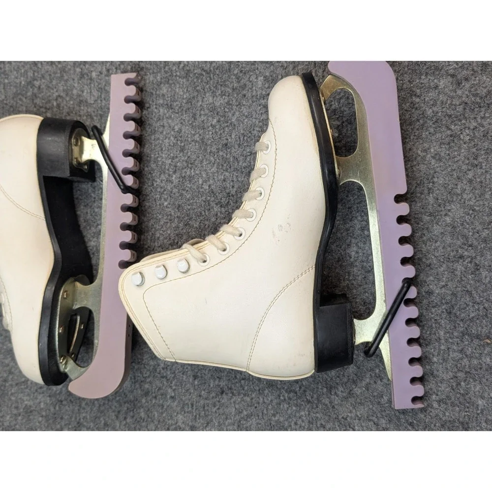 CCM Jamie Sale & David Pelletier Pirouette‎ Girls Youth Size 1 White Ice Skates